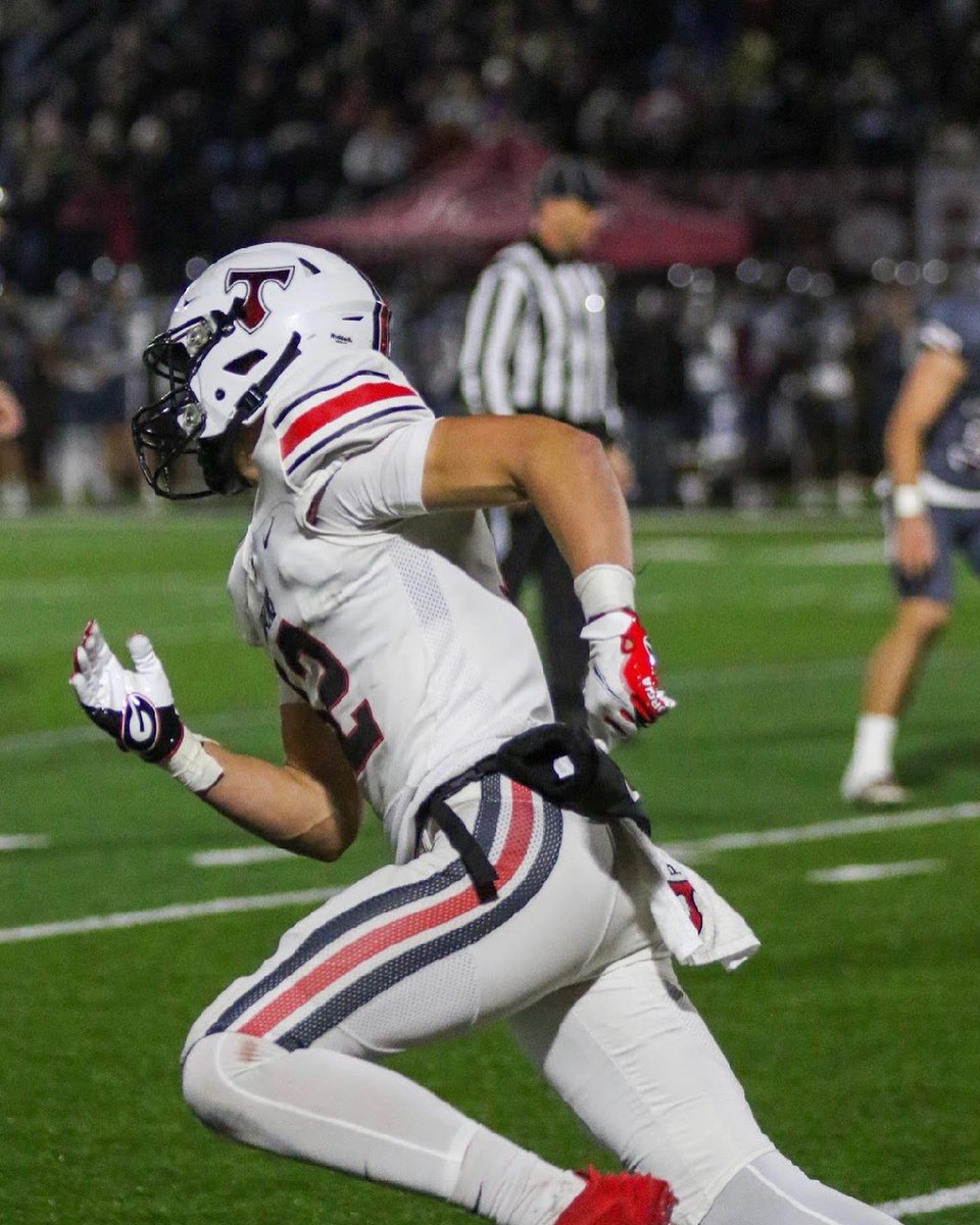 Junior Season Highlights: North Oconee High school (Ga) 12-1 Region 8-4a Athlete of the Year @NOHSFootball @RecruitNorthFB @CoachDoehrman @CoachAurandt @davidpollack47 @JeremyO_Johnson @RecruitGeorgia hudl.com/v/2MeHhn