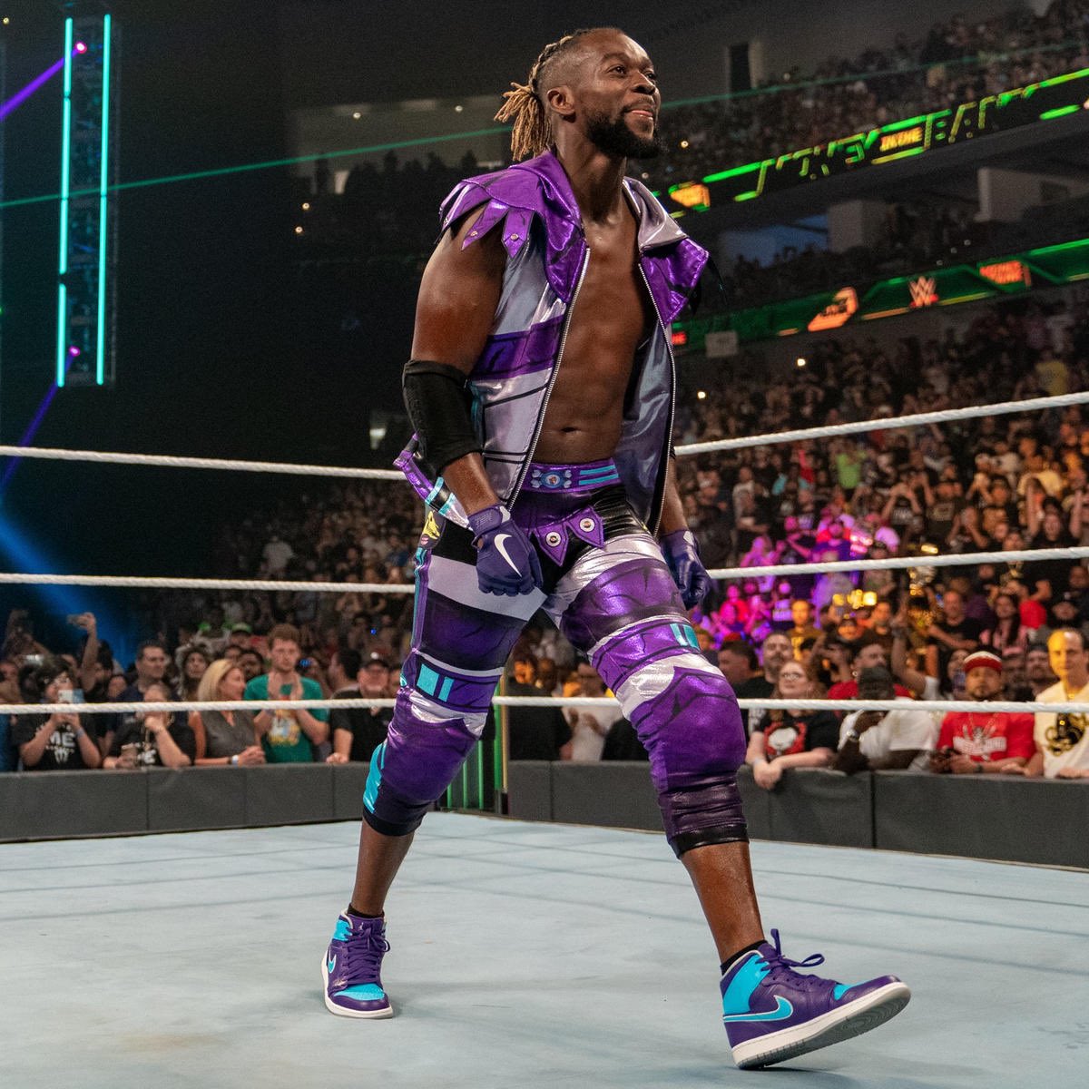 Wrestling Figure Attires tweet media