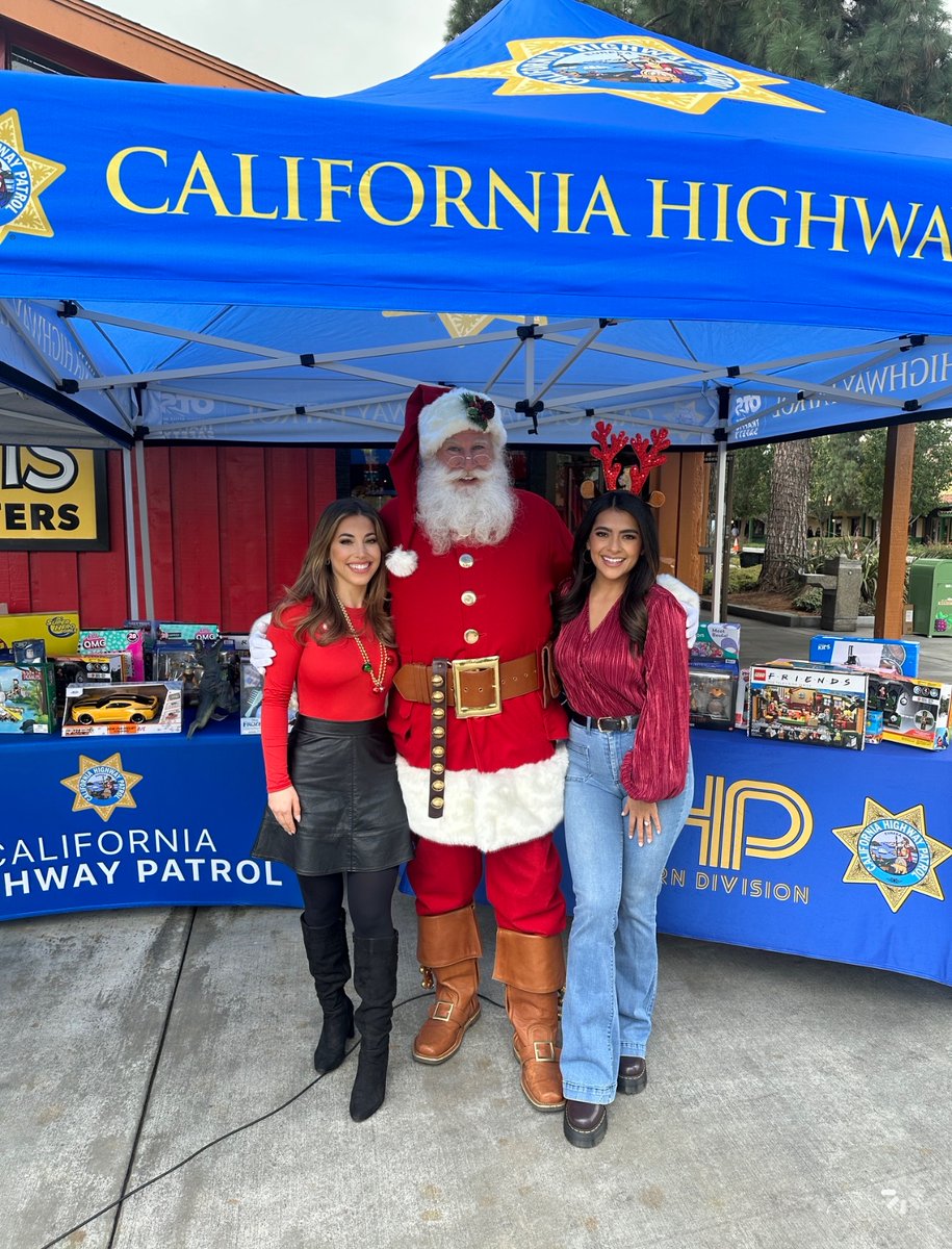 It’s that time of year!🎁 KCAL is teaming up with CHP to collect toys for kids in need this holiday season. Come donate a new unwrapped toy outside of Knott’s Berry Farm until 6:30pm. Our goal is to collect 100,000 toys over the next few weeks! 

@kcalnews 
<a href="/CHPsouthern/">CHP Southern</a> 
<a href="/knotts/">Knott's Berry Farm</a>