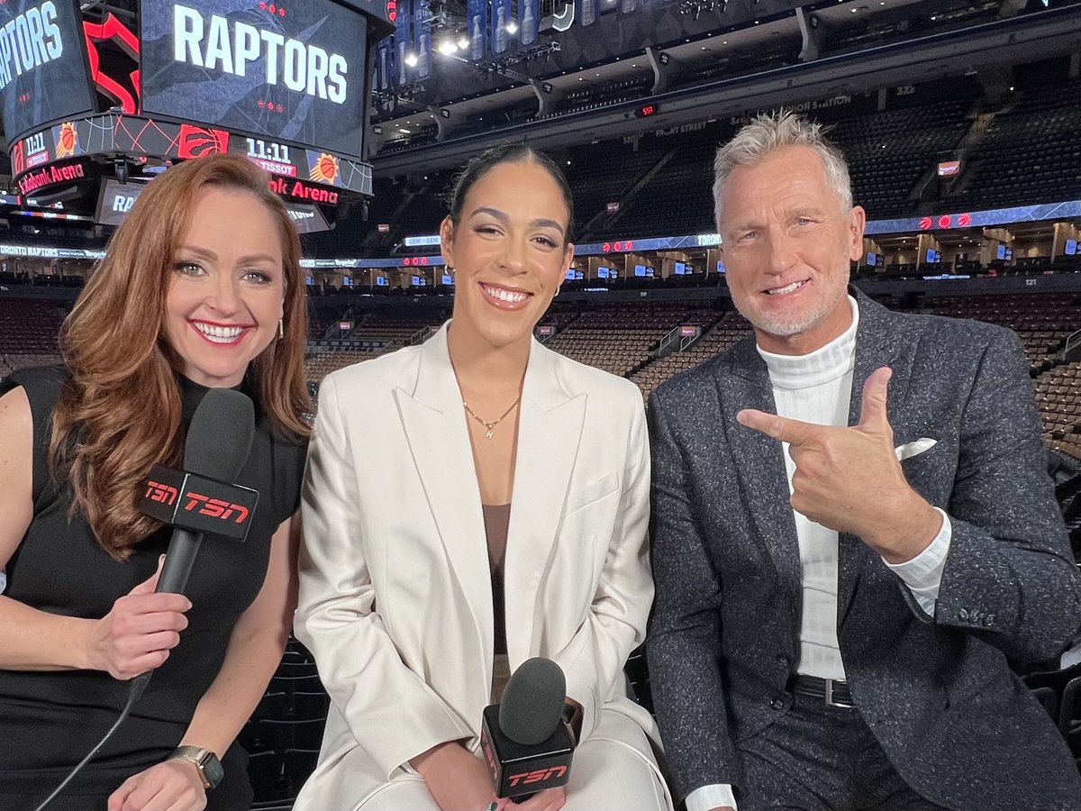The ⁦@Suns⁩ are in town to face the ⁦@Raptors⁩ …and guess who’s back? That’s right… ⁦@KayNurse11⁩ is gracing ⁦@KateBeirness⁩ & myself with her presence!!