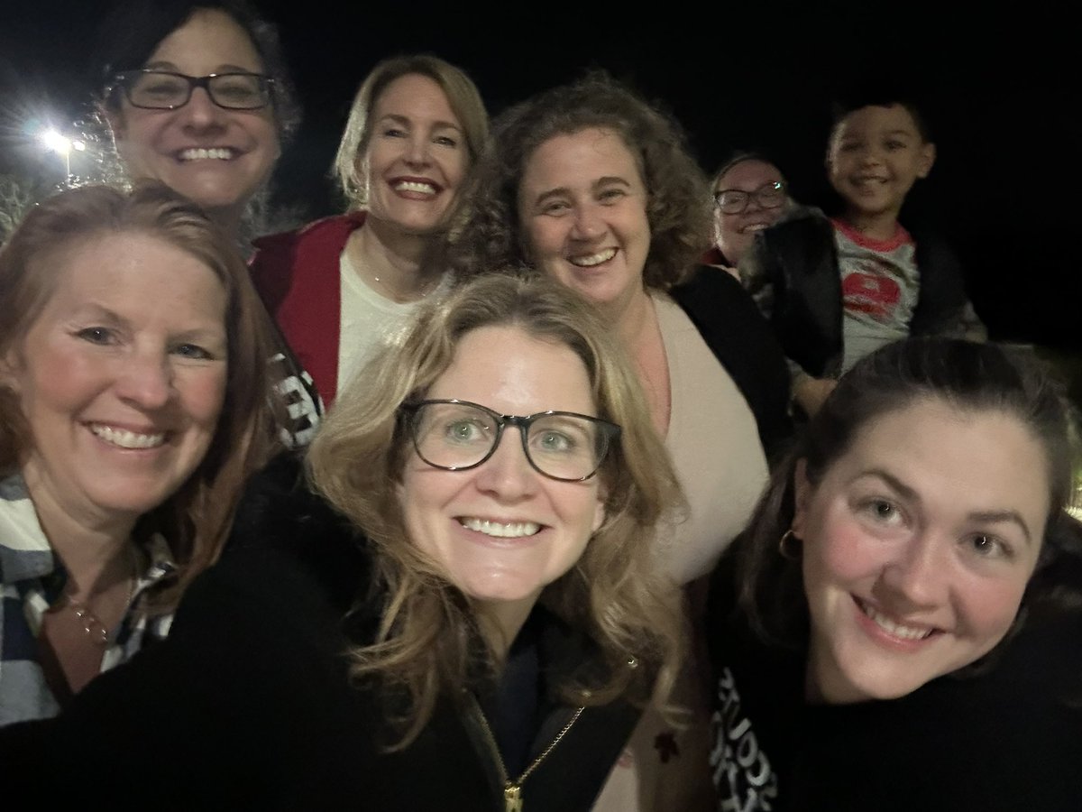 HansfordMaggie's tweet image. 🧵 With 2 days remaining to bargain for a fair contract for over 11,000 PWCS educators I could not be more proud of our team and how far we have come. 
From collecting over 5,000 signatures in 3 months… #ASeatAtTheTable