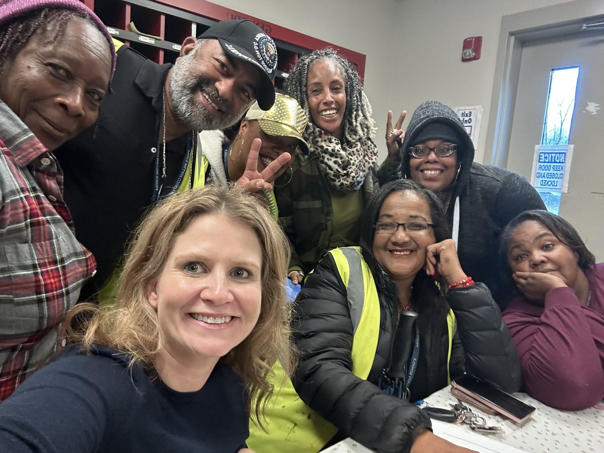 HansfordMaggie's tweet image. 🧵 With 2 days remaining to bargain for a fair contract for over 11,000 PWCS educators I could not be more proud of our team and how far we have come. 
From collecting over 5,000 signatures in 3 months… #ASeatAtTheTable