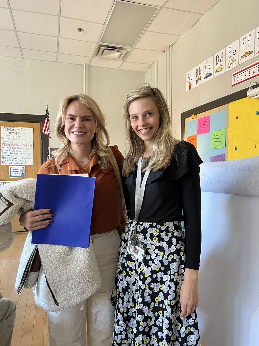 WarnerArtsMag's tweet photo. 🌟 A great day hosting TN Rep. Aftyn Behn at Warner Arts Magnet! 🏫💫 Check out these special moments of her visit with Dr. Brooks. Let's fill the comments with love and appreciation! ❤️👏 #CommunityLeaders #WarnerPride #AftynBehn #PrincipalBrooks #Grateful https://t.co/09PpWrnpgN