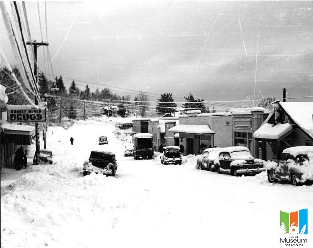 This photo taken in 1947 shows the northern end of Marine Avenue shortly after a snow fall. The photographer was Frank Dixon.
qMAS Photo ID: 1991.81.5776
#throwbackthursday #photooftheweek #historyfact #qathethistory #powellriver #qathetregion #qathetmuseum