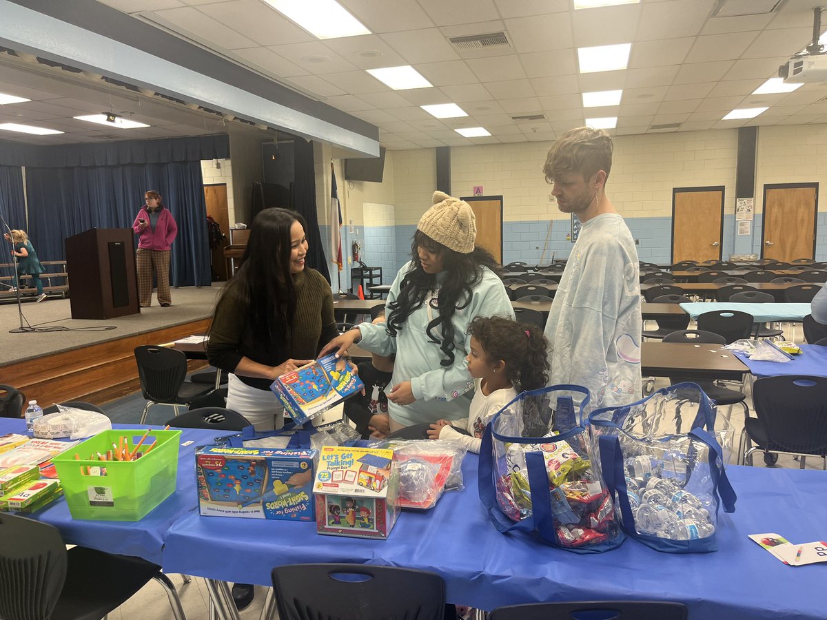 LundquistJess's tweet image. We had so much fun at our Pre-K Family Night! We loved getting ‘Koala’ty time with our families! Thanks to everyone one who came out to support us! @PreK_JanethA @NISD_ECE @NISD_Family 
💙🐨💛#TeamCCNation #IgniteLearning
#OutstandingTeachers @MarkGarcia0569 @NISDCarlosCoon