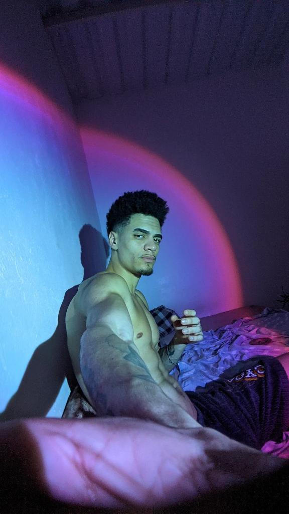 Vim te lembrar de fazer o pré save da minha música nova "ALÉM DO POSSÍVEL" que estreia nas plataformas digitais e no meu canal do YouTube dia 1/12 🫀

É rapidinho, e vai me ajudar muito!!
Só clicar aqui 👇🏼
onerpm.link/AlemDoPossivel