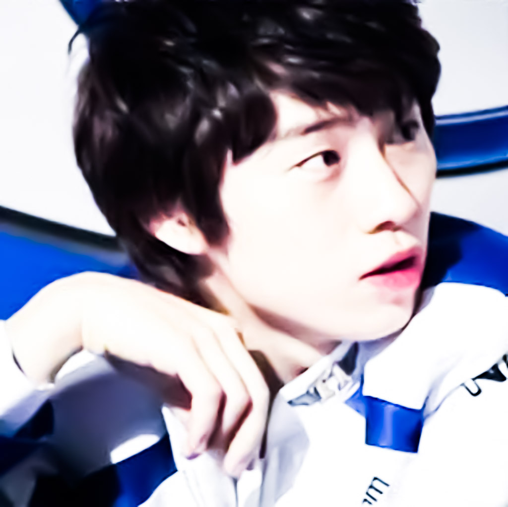 토파즈 보정을 시도해 보았어요
실패지만 그냥 이 사람들이 예쁘니까
보고들 지나가셔요