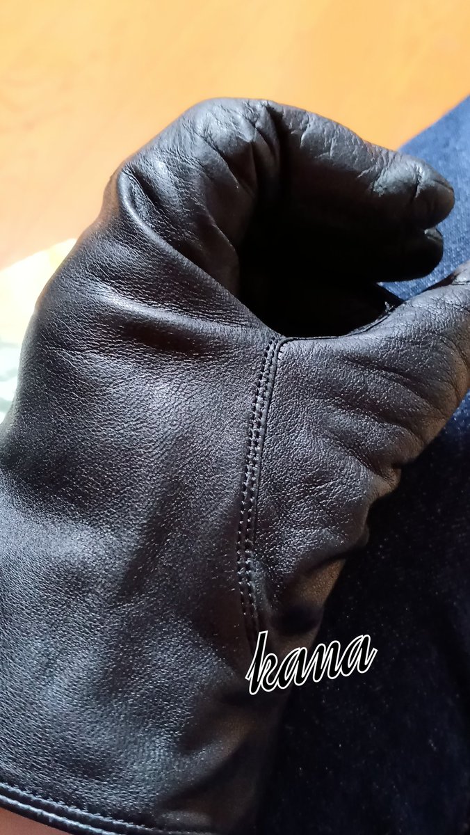 kanataboo's tweet photo. #レザー手袋
#レザーグローブ
#Laether
#leathergloves
#柔らかレザー手袋
#ツルツル
#レザーフェチ https://t.co/caP7ik0m0l