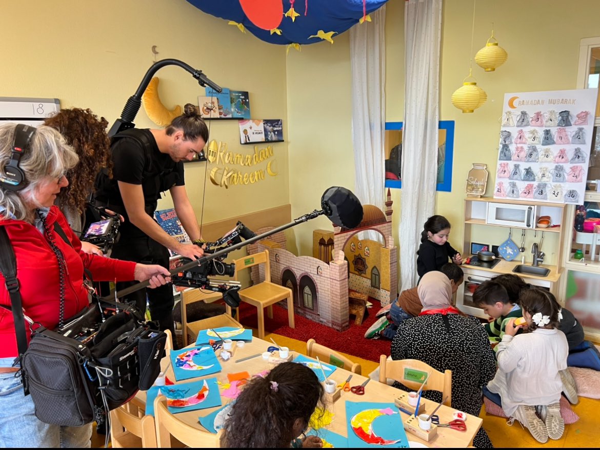KarimAmgharNL's tweet photo. Oproep! #NieuwProgramma #VillaRamadan NTR  🎥

Voor het nieuwe tv programma ‘Villa Ramadan’ ben ik op zoek naar gasten die aankomend jaar een bijzondere Ramadan beleven. Heb je een bijzonder verhaal dat je wilt delen en wil je deelnemen? Mail naar dounia.maakor@ntr.nl https://t.co/ed1ZD5FUlf