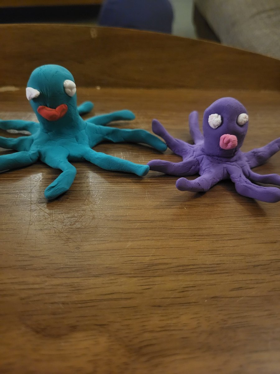 After the caterpillar success earlier this year, did another @OctopusEnergy #octopussaversession this evening and made 2 @HeyClay_ octopuses with the kids by candlelight. 🐙🐙🐙🐙x.com/kerrimanic/sta…