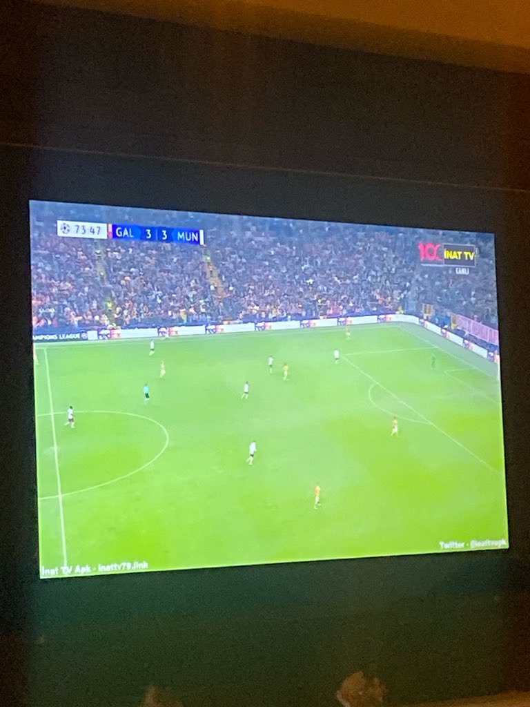 #exxen 5 maç olmuş 1 tane adam gibi yayın veremediler. Exxen çöktü Acun kaçak yayın yapanlara laf söylüyor İnat Tv kasıntısız, kesintisiz, ücretsiz nasıl yapıyor bunu git biraz ders al. Para ile rezillik ancak bu kadar olur