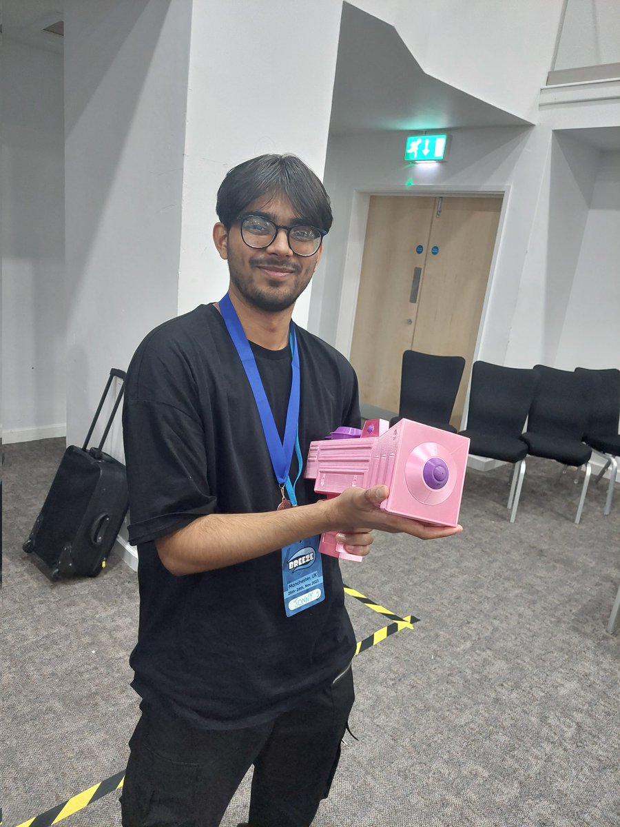 Jonny_spl's tweet image. I am VERY late but #BreezeLAN2023 was fucking immense from start to finish - all the energy, banter, trash talk, inside jokes and everything else. This was defo the best weekend of my life, really missing everyone and i can't wait for the next one - thread &amp;amp; photo dump incoming