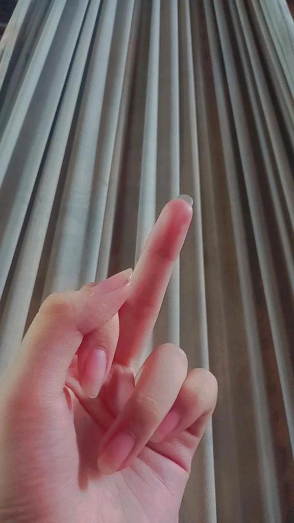 تبا لك خاين يتمسخر بنا