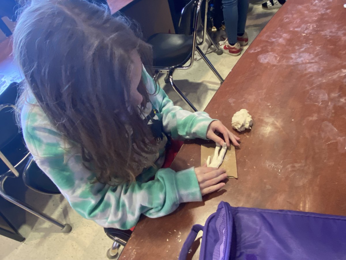 RealRMSBulldogs's tweet photo. Today, Coach Eachus's art students were creating Giacometti-inspired sculptures!
πΏπ§βπ¨π¨
Go Bulldogs!!!πΎ
#RMSBulldogs #RidgelandReady #CollegeWorkLife https://t.co/snw5taS2qP