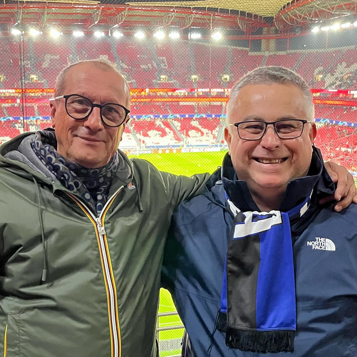 Bett_Calcaterra's tweet photo. E per la gente che
Ama soltanto te
Per tutti quei chilometri che ho fatto per te
Internazionale devi vincere

E per la gente che
Ama soltanto te
Per tutti quei chilometri che ho fatto per te
Internazionale devi vincere

#BenficaInter #ChampionsLeague #Inter 
#InterClub #GANASSA https://t.co/CfyuQIifG2
