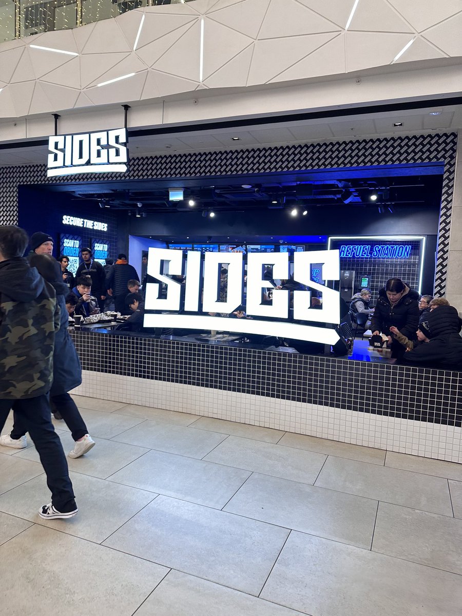 MiniTubeOnline's tweet photo. @Sidemen @eatsides What a Restaurant https://t.co/08uYCVeTmV