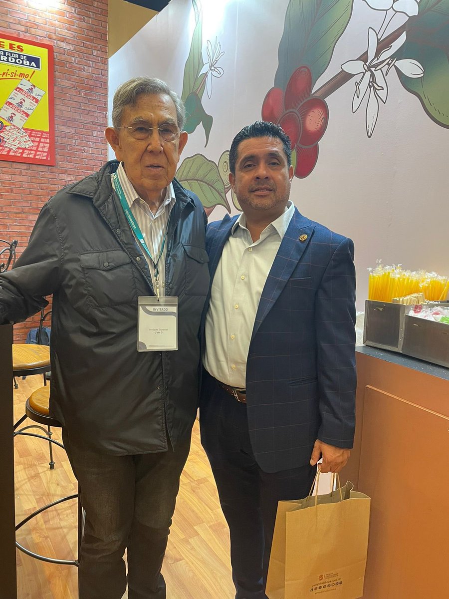 Un honor encontrarme al Ingeniero en la FIL de GDL. Precursor histórico de la izquierda mexicana