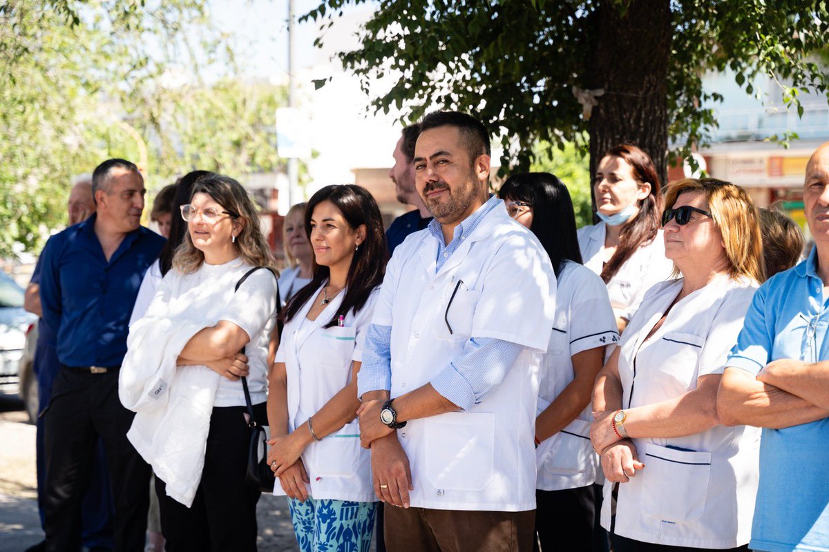 BarbasGabriela's tweet photo. Ayer fue un día de celebración. Junto a @FacuTorresLima pusimos en marcha el nuevo tomógrafo del Hospital Illia de Alta Gracia.
Con este equipamiento, queda totalmente renovado el sector de imágenes, lo que significa un salto de calidad en la atención de salud de toda la región. https://t.co/3xLwRJWq3f
