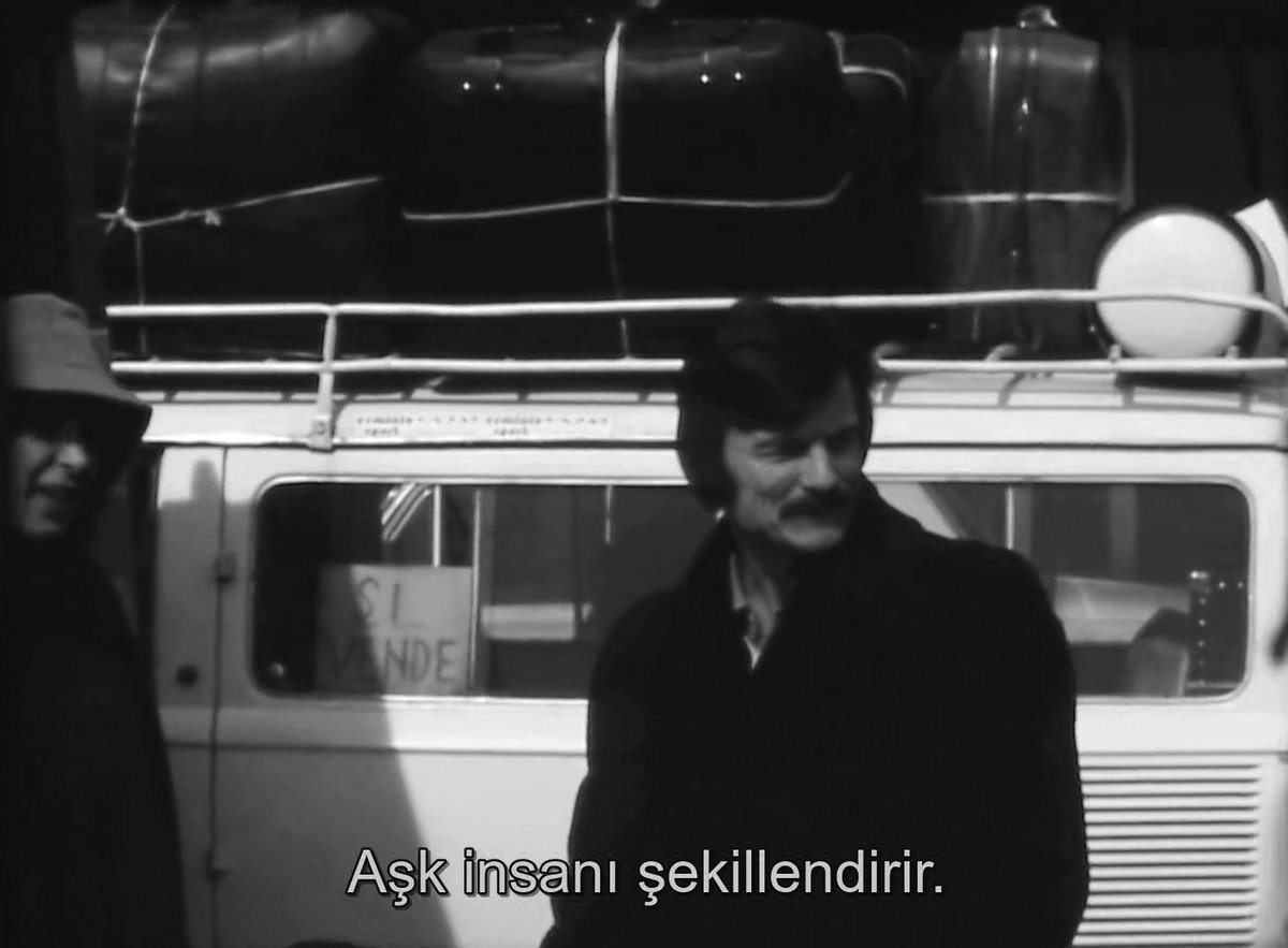 "aşk insanı şekillendirir."

andrei tarkovsky.