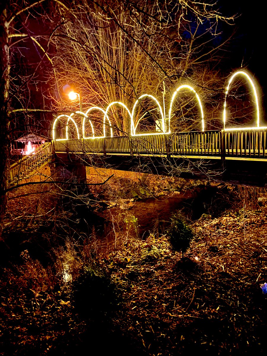 TealSeptember's tweet photo. #HistoricLansingTrial #Bridge #Lansing #NC #Christmas2023 #ChristmasLights #MerryChristmas #ashecountync #VirginiaCreeperTrial #ChristmasIsComing #holidayseason #decor #christmasdecorations #rememberthereasonfortheseason #smalltown #smalltownchristmas #christmasinthemountains https://t.co/6szuaJNyt3