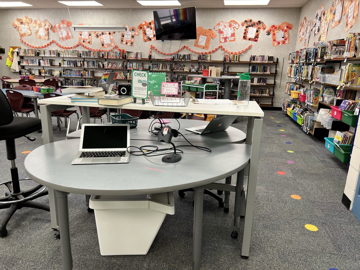 Mrs__MacDonald's tweet photo. A visit last week to #sd36tl Ms. McNamee and the @FraserWood36 LLC. Check out 👀 the fantastic self check in/checkout station, well resourced #IndigenousPeoplesCollection, as well as her work #GenrefyingNF to increase student usability and circulation! 👏 #sd36learn https://t.co/OsfrJZeDgs