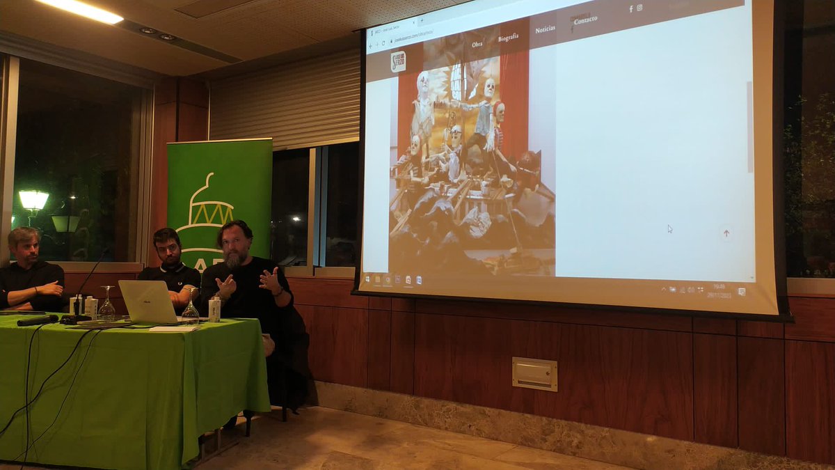 ApitCantabria's tweet photo. El #arteurbano y todo lo que esconde : materiales, espacios y temáticas . Muy interesante poder ir más allá de lo que simplemente vemos . Gracias a @cant_infinita siempre por su apoyo ! https://t.co/zeMnIsO1rB