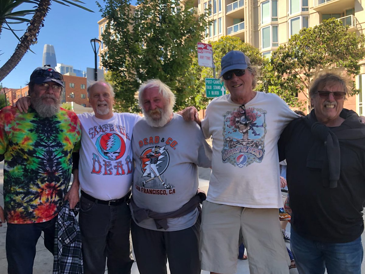 'Friends from high school we all saw the @GratefulDead 50 yrs before Oracle. What a reunion...' - Dan Maddox-LBG #DeadandCoFinalTour 📸: Dan Maddox-LBG