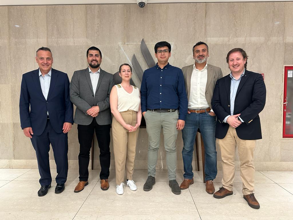 UfroInnovacion's tweet photo. El Dr. Andrés Santos Ñanculef fue reconocido con el premio Santander X Award Chile 2023 en la categoría University.

La empresa de base científica tecnológica NanoGenomeSeq, formada al alero de @UFrontera fue apoyada por la Dirección de Innovación.

https://t.co/l6MuIGqN97 https://t.co/Cx1U9dJnxT