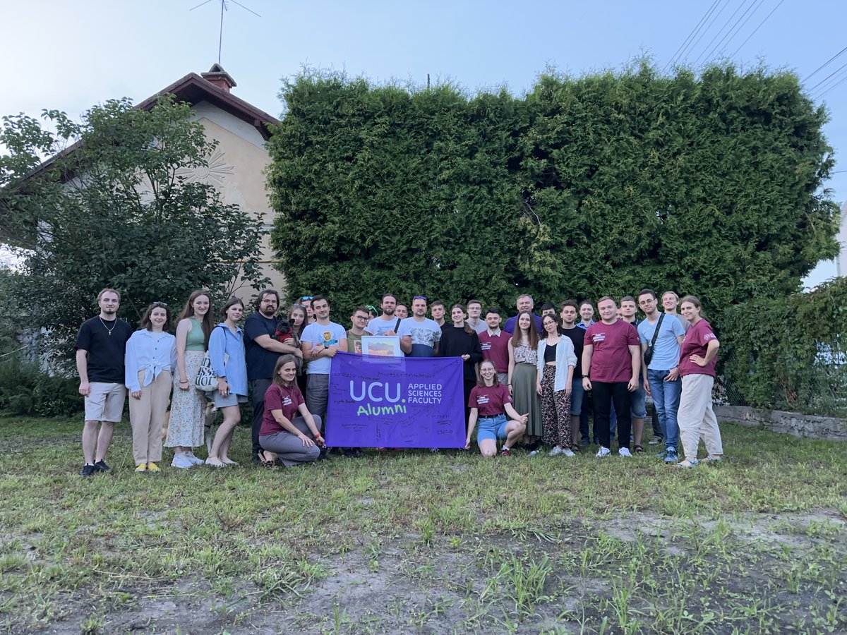 dzygaspaw's tweet photo. 🎓 UCU Faculty of Applied Sciences

@ucu_apps is where our COO, Iryna Popovych, got her degree. They support graduates and teachers fighting for Ukraine and collaborate on fundraisers.
Iryna even teaches a course on running a charity foundation! https://t.co/D4UHliwIyy