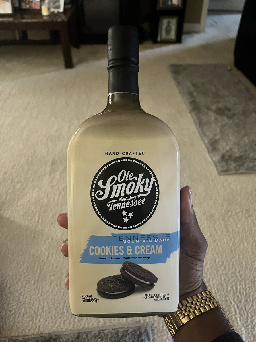 Ceasars_Palace9's tweet photo. I just found my holiday liquor 🔥🔥🔥. It taste like a vanilla milkshake it’s so smooth you don’t even taste the whiskey! https://t.co/FgTBTQ99q2
