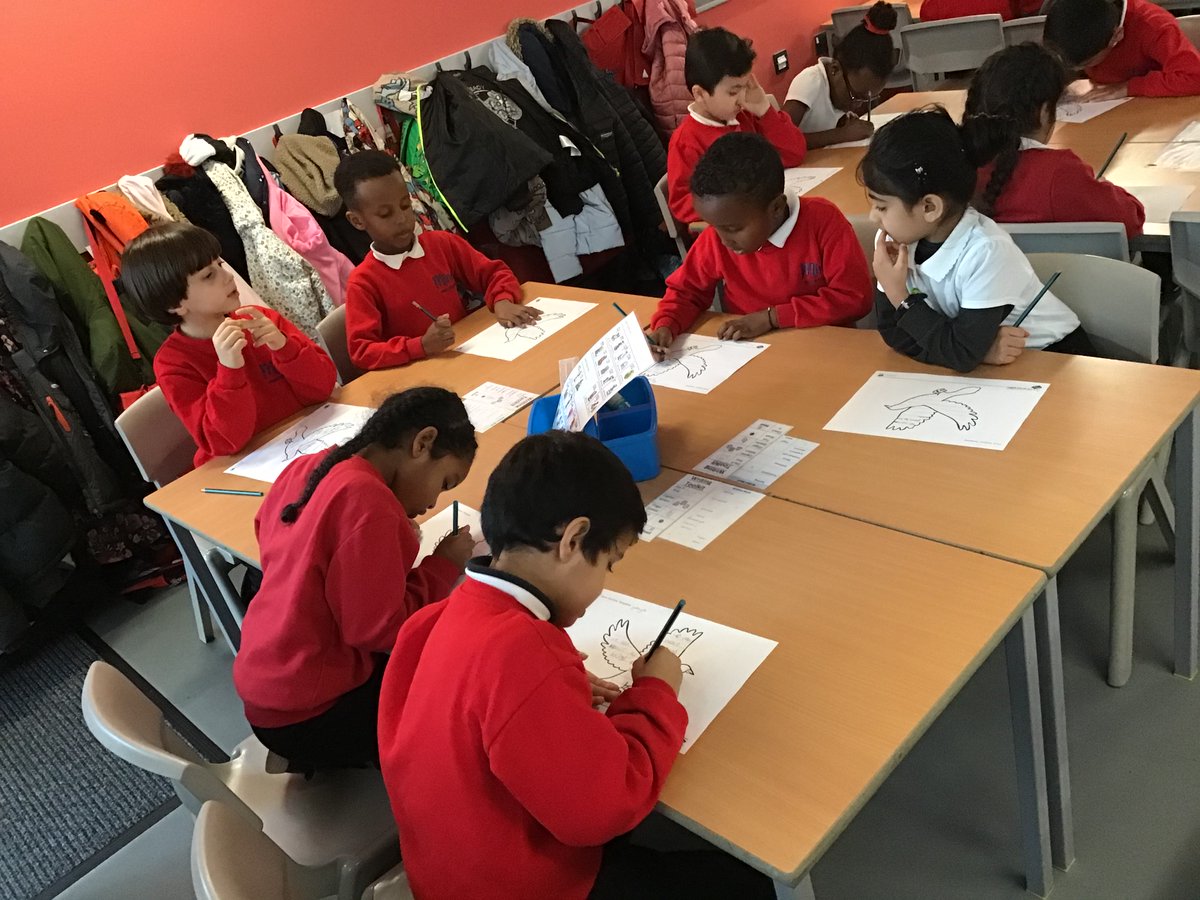 minetinfants's tweet photo. In Year 2 for #WorldChildrensDay2023 the children read 'We are all born free' and thought about rights, how some children are denied their rights, made #Shoeshare posters and what 'peace' means. https://t.co/uotCcZ71ED