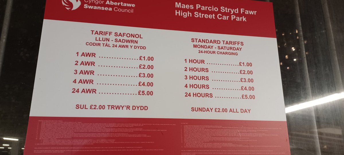 JoshTemple123's tweet photo. @SwanseaCouncil shouldn't my parking have been £5 for 13hrs as the price list shows £5 = 24hrs, but yet I was charged £6? https://t.co/cANtuajeO6