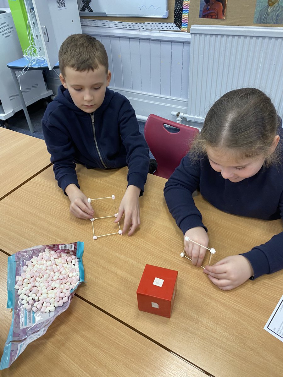 Pengeulanpri's tweet photo. Using our knowledge of 3D shapes to construct models, upload to @Seesaw and annotate #hawks @csc https://t.co/Xwkm39Gx5f