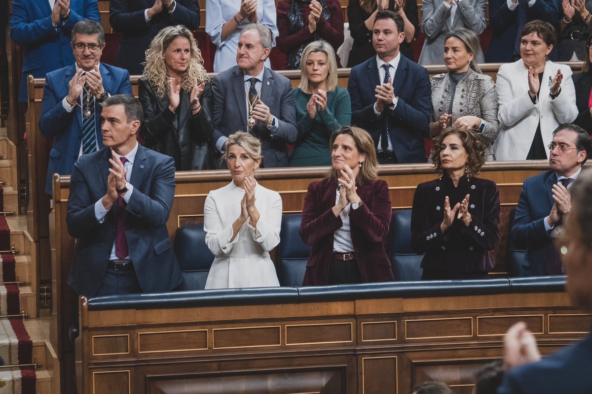 Villadonaa's tweet image. Solemne sesión de apertura de las Cortes Generales de la XV Legislatura

Para El Español