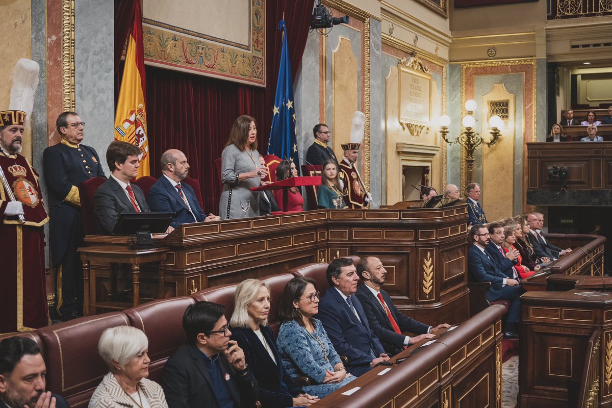 Villadonaa's tweet image. Solemne sesión de apertura de las Cortes Generales de la XV Legislatura

Para El Español