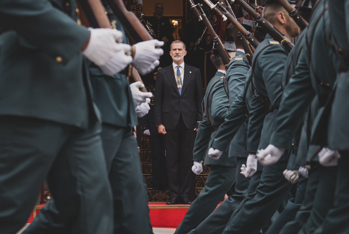 Villadonaa's tweet image. Solemne sesión de apertura de las Cortes Generales de la XV Legislatura

Para El Español