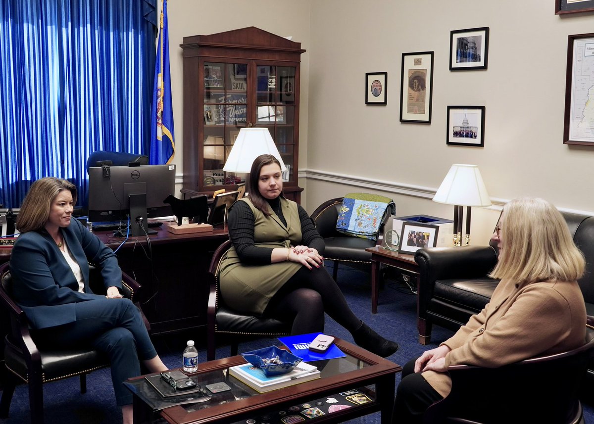 Thank you for stopping by my DC office, Sue!   Had a productive conversation with @NAMIMinnesota today about how we can continue to work together to ensure that Minnesotans have access to the affordable & reliable mental health care they need.