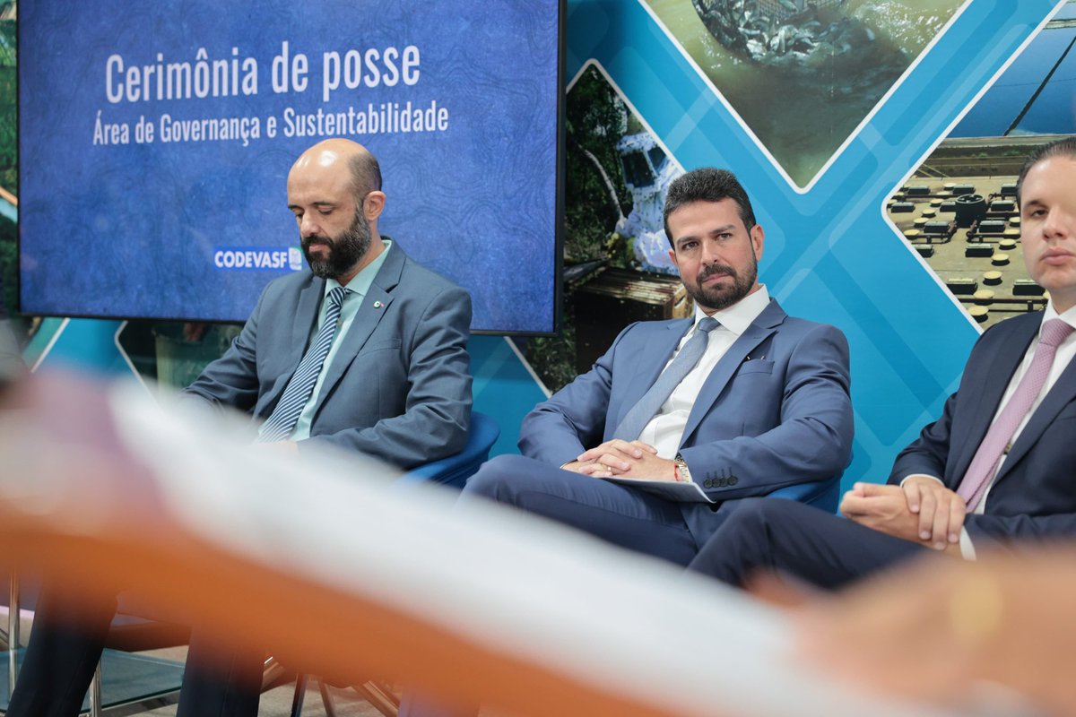 codevasf's tweet image. Novo capítulo na Codevasf! 🌱👥 Gil Cutrim assume a Diretoria de Governança e Sustentabilidade, trazendo foco em avanços e sustentabilidade na missão da empresa. Confira os detalhes da posse e as metas para essa nova fase! 🌍✨ #Codevasf #Sustentabilidade #Governança