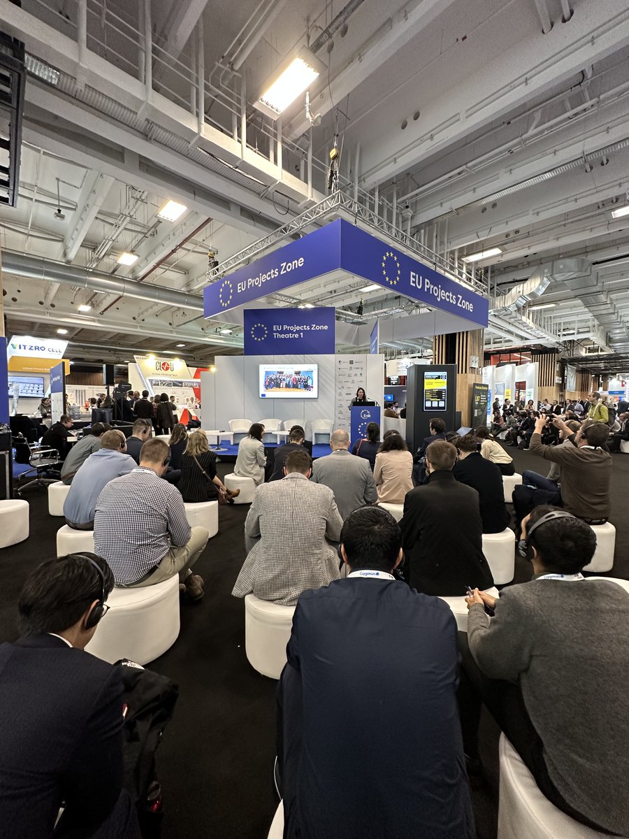 probonoh2020's tweet photo. Day 2 at @Enlit_Europe  was phenomenal! @probonoh2020 booth was buzzing with activity at stand 7.2.H80-35. Thrilled to engage with so many visitors!🤝Highlight: Magdalena Rozanska wowed us with her presentation during the "Technologies for Consumers" session.👏 #EnlitEurope2023 https://t.co/AN2eFouCYB