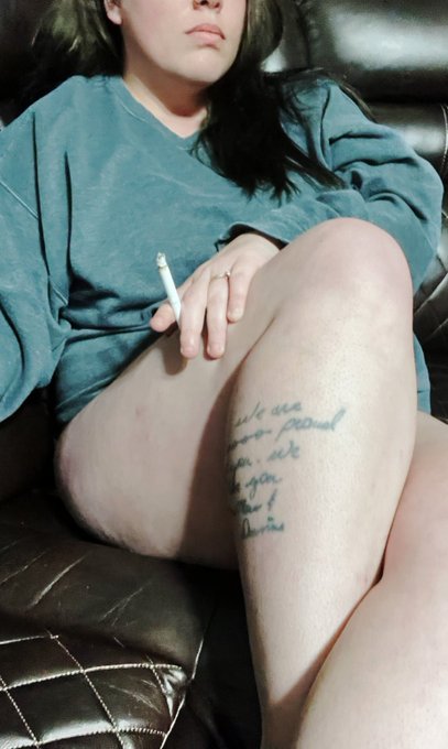 still chilling #smoking #smokingfetish #chubby #bigtitsmomِ https://t.co/p9bTs2r9Dh<a href="/tag/smoking"class="tags">#smoking</a><a href="/tag/smokingfetish"class="tags">#smokingfetish</a><a href="/tag/chubby"class="tags">#chubby</a><a href="/tag/bigtitsmom%D9%90"class="tags"><span>#bigtitsmomِ</span></a>