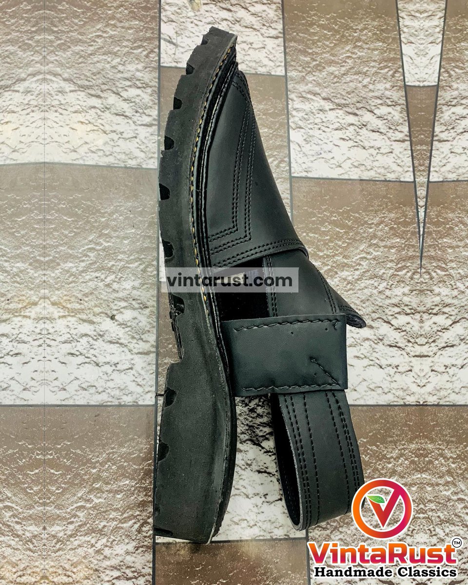 vintarust's tweet photo. Black Leather Handmade Peshawari Chappal.

Sale Price: $73.60

Shop Now:
https://t.co/XHqWhNa2sQ

#handmadechappal #mensfootwear #traditionalshoes #blackleathersandals #Peshawarichappal #ImranKhanchappal #gentsshoes #wardrobeessential #elegantstyle #craftedformen #footwearfashion https://t.co/X8kwszn84i