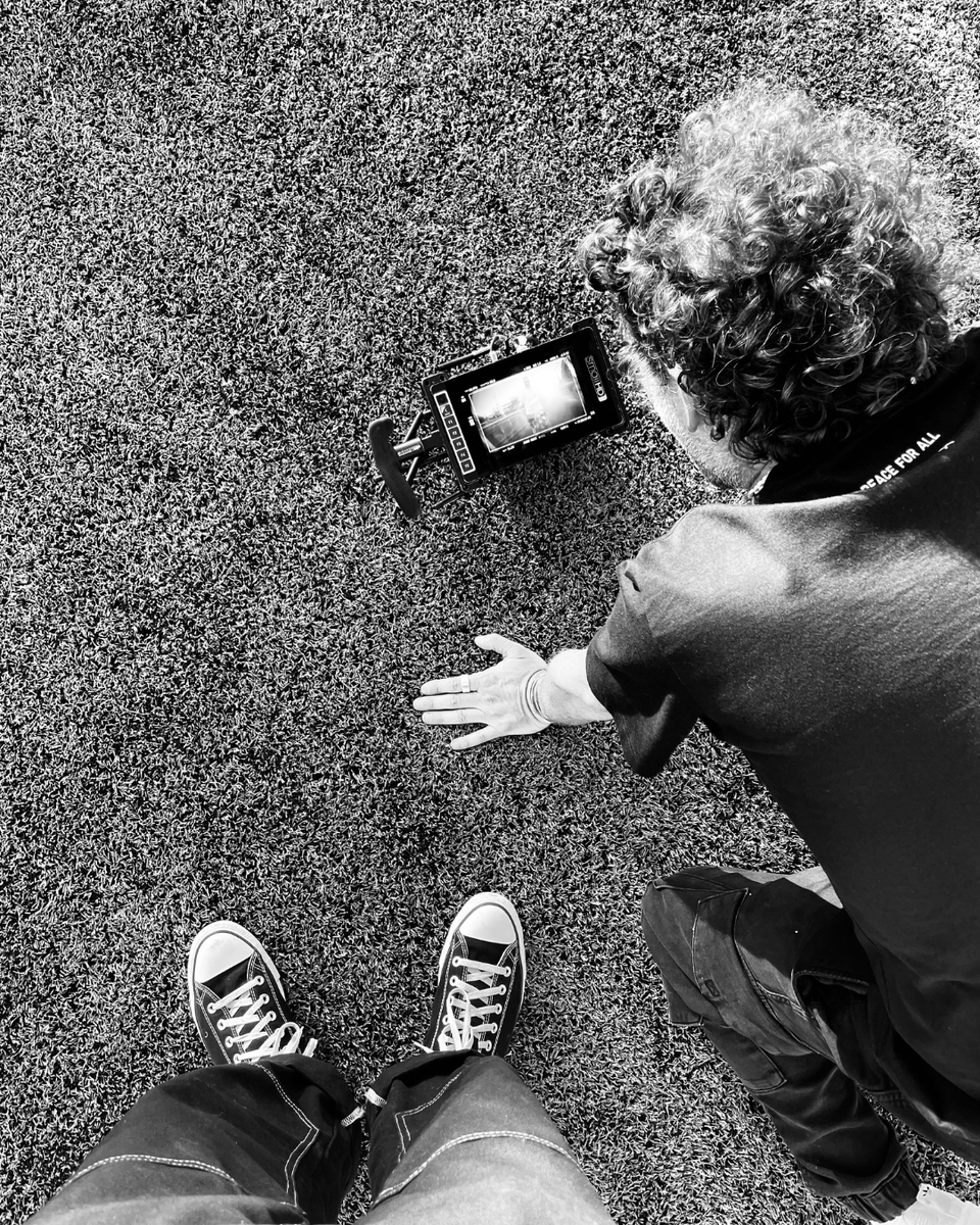 DAVISELEN's tweet photo. Behind the scenes at DE 🎥​

📸: Benjamin Blascoe https://t.co/wRp9mCDtbt