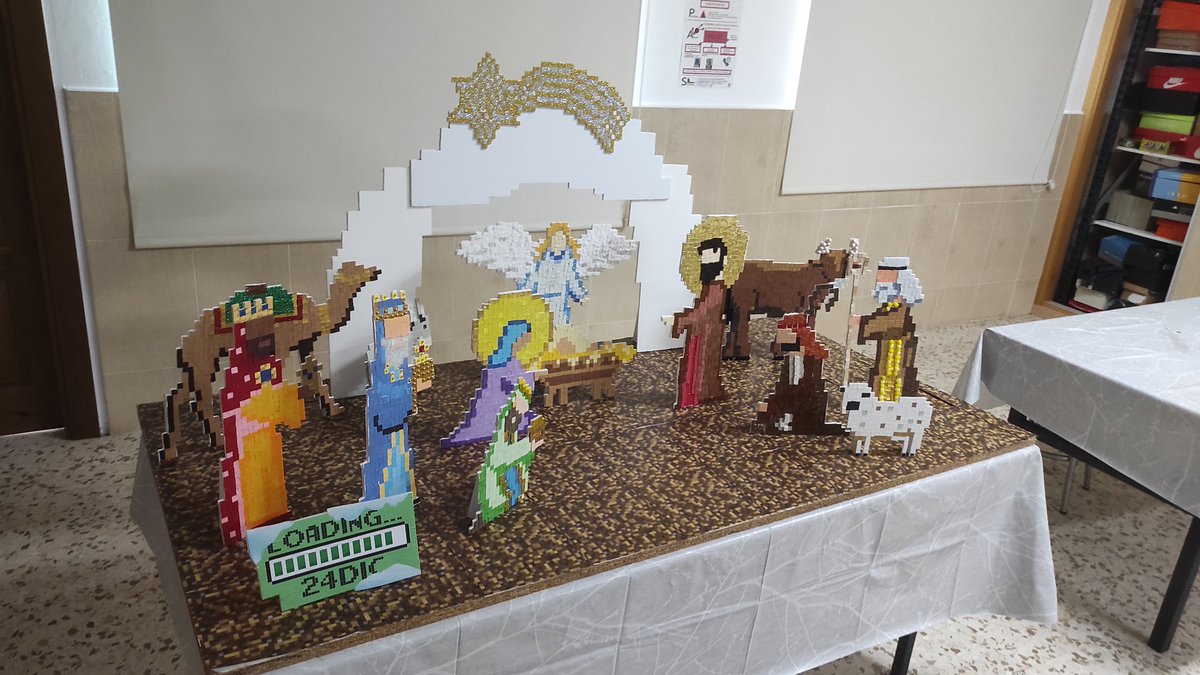 jaimemunne's tweet photo. Montaje navideño, realizado por los alumnos de @ColegioSalliver en la asignatura de #EPVA para la exposición "Mi Belén Escolar" en el Museo de la Ciudad de Fuengirola. La propuesta utiliza la técnica del #pixelart, para simular la estética retro de los videojuegos. #arts #ABP https://t.co/grGcwYPSNp