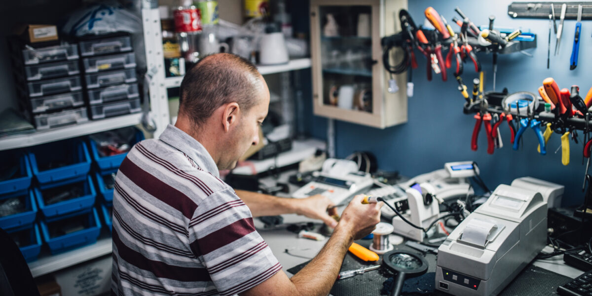 Europees Parlement stemt voor 'recht op reparatie' om afval te verminderen en reparatiesector te ondersteunen. Reparaties moeten betaalbaarder en aantrekkelijke worden.

Lees snel verder via onderstaande link:

&gt;&gt;circulairemaakindustrie.nl/nieuws/europee…

#maakindustrie #rechtopreparatie #Europa