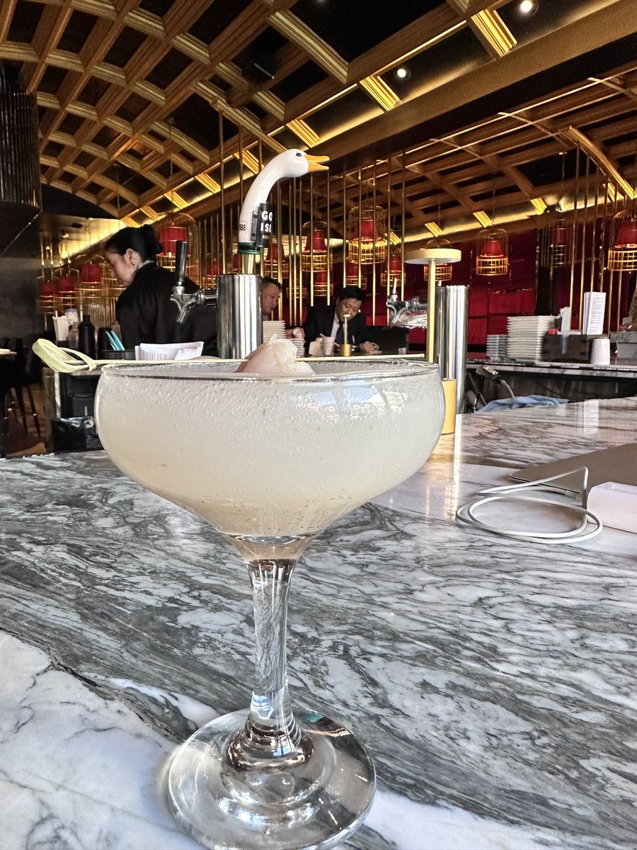 IZATREND's tweet photo. It’s so good when you have a bartender you can trust to make the drink you love https://t.co/zq0NSSAseA