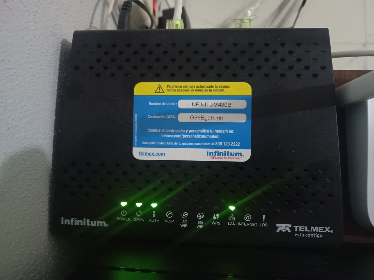 SkandarMorrison's tweet photo. Oye @TELMEXSoluciona no tengo servicio, qué pasó? Me ayudan por favor https://t.co/AMHzt3qal7