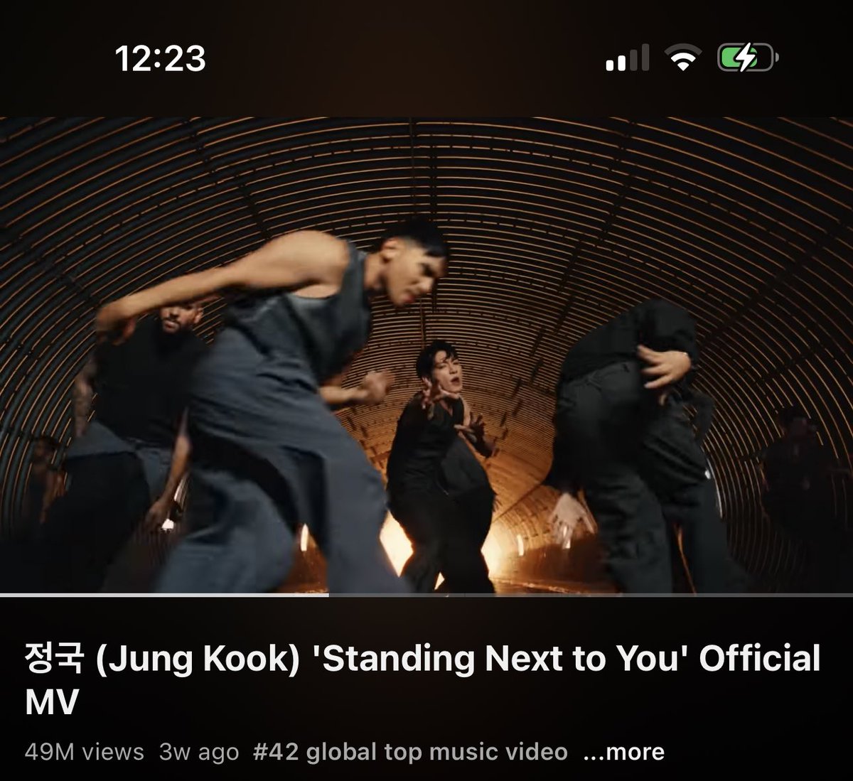 stardustvk's tweet image. #StreamGOLDEN