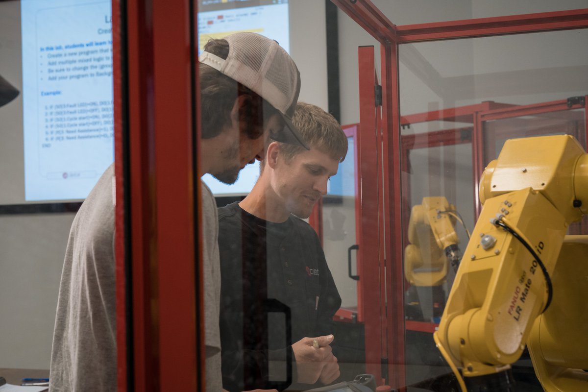 Looking for the perfect present for your team? Our 'Robot Maintenance &amp; Troubleshooting Training' is  the gift that keeps on giving!  
bit.ly/3uFLd5F 
#robottraining #alwayslearning #wisconsintraining #fanuc #robotics #roboticautomation #robots #fanuctraining #training