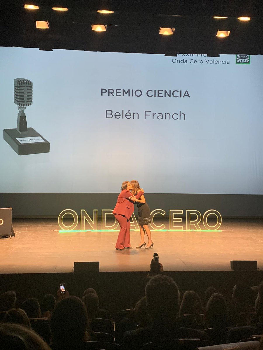 FundacionLAB's tweet photo. ¡Enhorabuena a @belenfranchgras por recibir el Premio Onda Cero #Ciencia! 👏 Su labor en Teledetección y Monitorización de la agricultura es un ejemplo inspirador en el ámbito científico. 🌍🛰️ 

#Sociedadilimitada #YoSI #Investigación #PremiosOCR https://t.co/hU3nychHu2