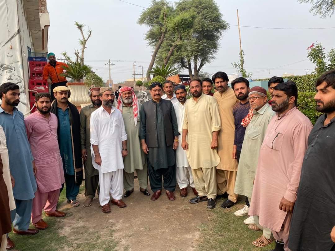 KhetranPP214's tweet photo. سردار محبوب خان کھیتران (امیدوار PP-214 MPA) کی مظفرآباد آمد- مسٹر بابا ریسٹورنٹ کے اونر ملک عبدالخالق تھیہم, ملک عبدالمالک تھیہم, ملک عبدالحق تھیہم, ملک صمد تھہیم, کی  ن لیگ کے امیدوار MPA سردار محبوب خان کھیتران کی مکمل حمایت کا اعلان
@MaryamNSharif @AbidSherAli @betterpakistan https://t.co/WVgJZTF8Td
